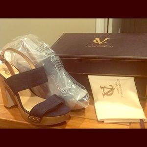 Vince Camuto denim - size 9.5 but runs small - new